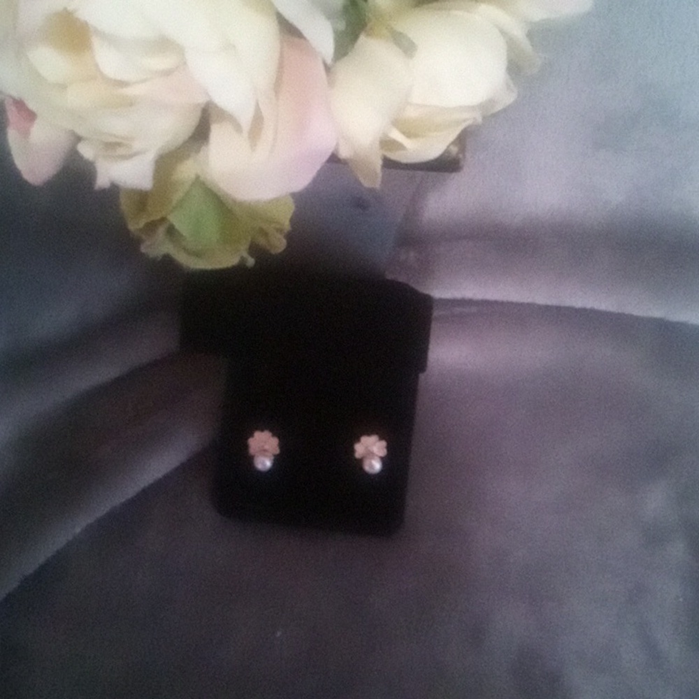 LOW START!!! Genuine Pearl  Earrings New In Box - Picture 3 of 3